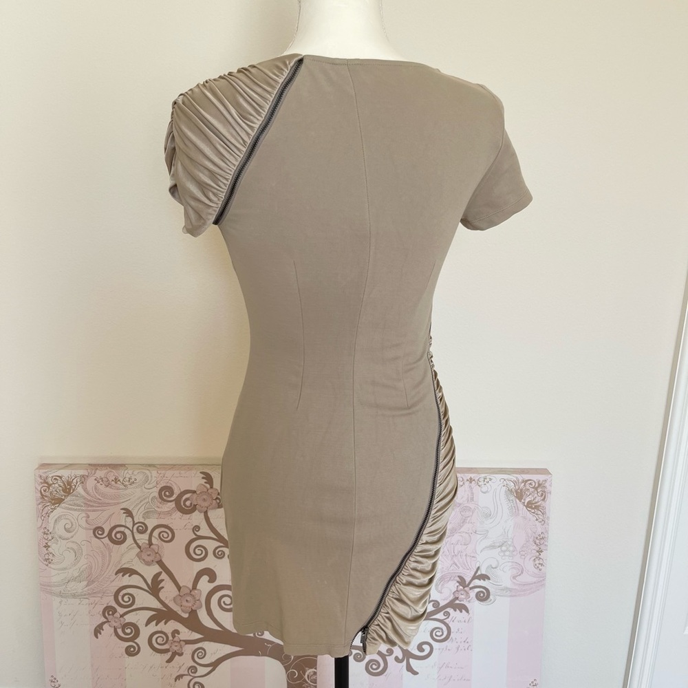 BCBG MaxAzria Mini Dress Size XS - Picture 3 of 8